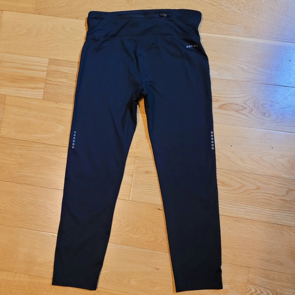 Nike Dri-FIT Capris - Picture 2 of 3